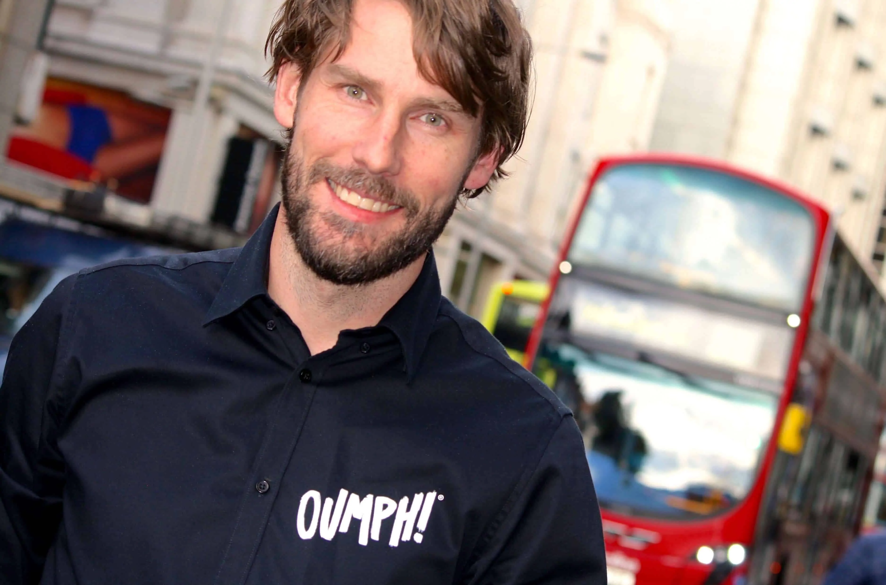 Henrik Akerman, Oumph