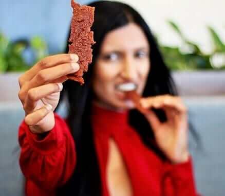 Shama Sukul Lee with Sunfed Boar Free Bacon® 01 Shama Sukul Lee with Sunfed Boar Free Bacon® 01