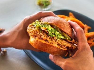 alternative protein market company Upside Foods serves a cultivated chicken burger