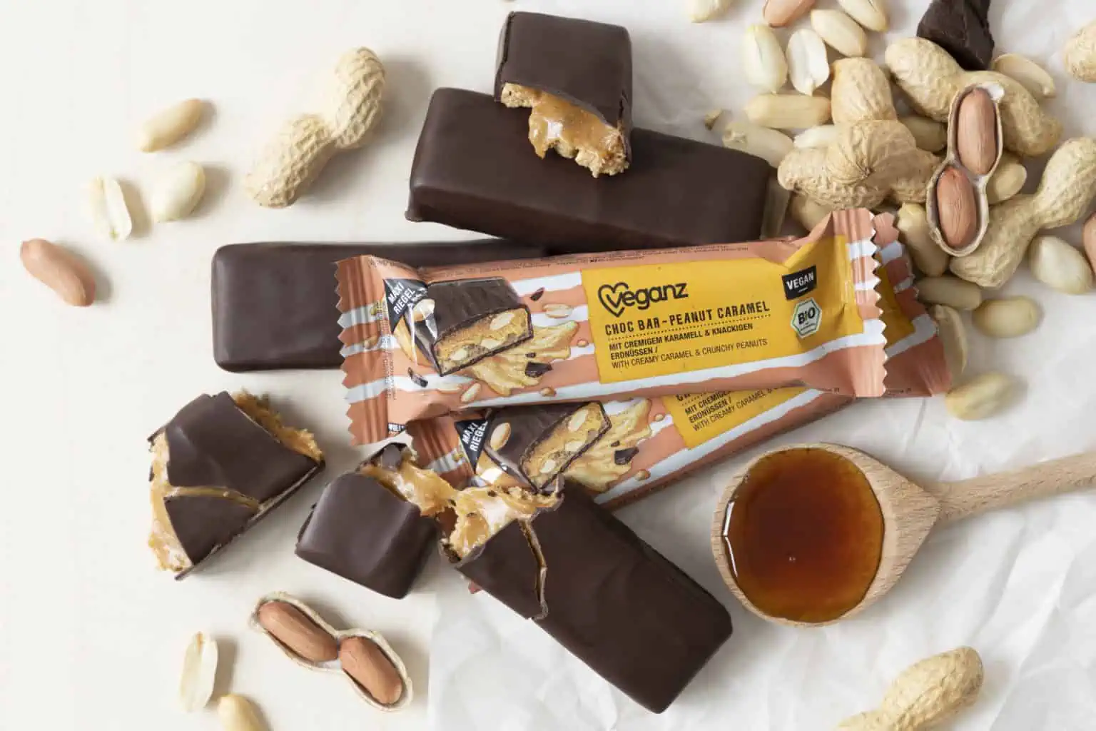 Chocolate peanut bar by Veganz