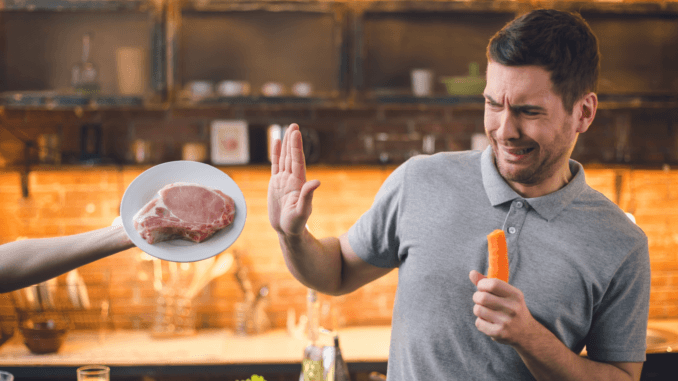 Fleischindustrie geriet immer mehr unter veganen Druck Mann verweigert Fleishc und setzt stattdessen auf vegane Ernährung