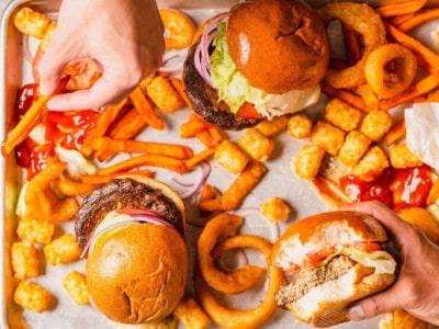 planet-based-hemp-burgers-tray