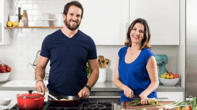 Veestro-Gründer Mark Fachler & Monika Klausner (veganer Lieferservice) Veestro-Gründer Mark Fachler & Monika Klausner (veganer Lieferservice)