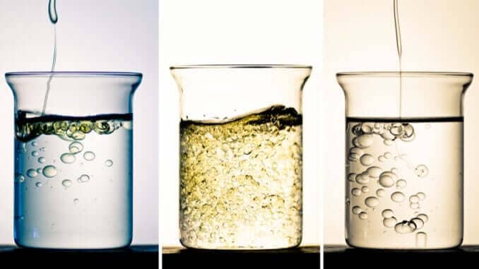 Emulgatoren wachsen stark bis 2022 3 Glasbehälter mit Flüssigkeiten (Emulsionen)