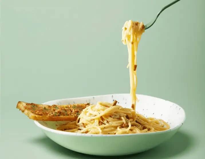 Oggs s'associe à Bella Italia pour lancer une carbonara et un pudding
